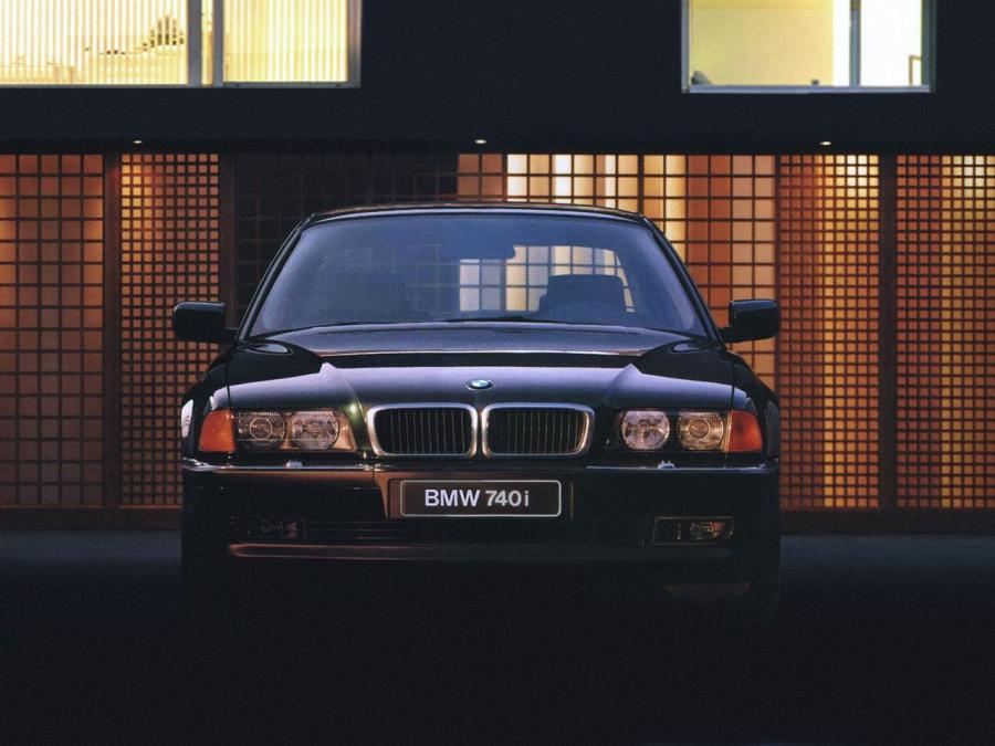  BMW 740i 1996 года  (WW) (фото 3 из 5)